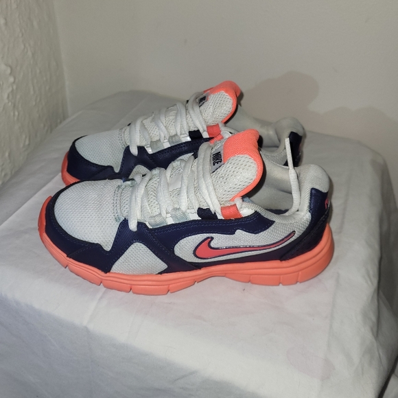 2FOR$40 NIKE TRAINERS - Picture 4 of 6